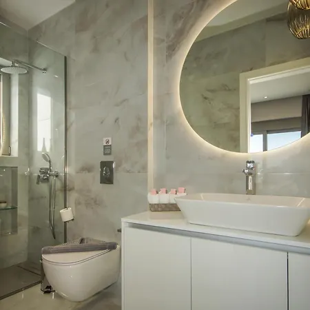 Aquamarine Luxury Apartment *